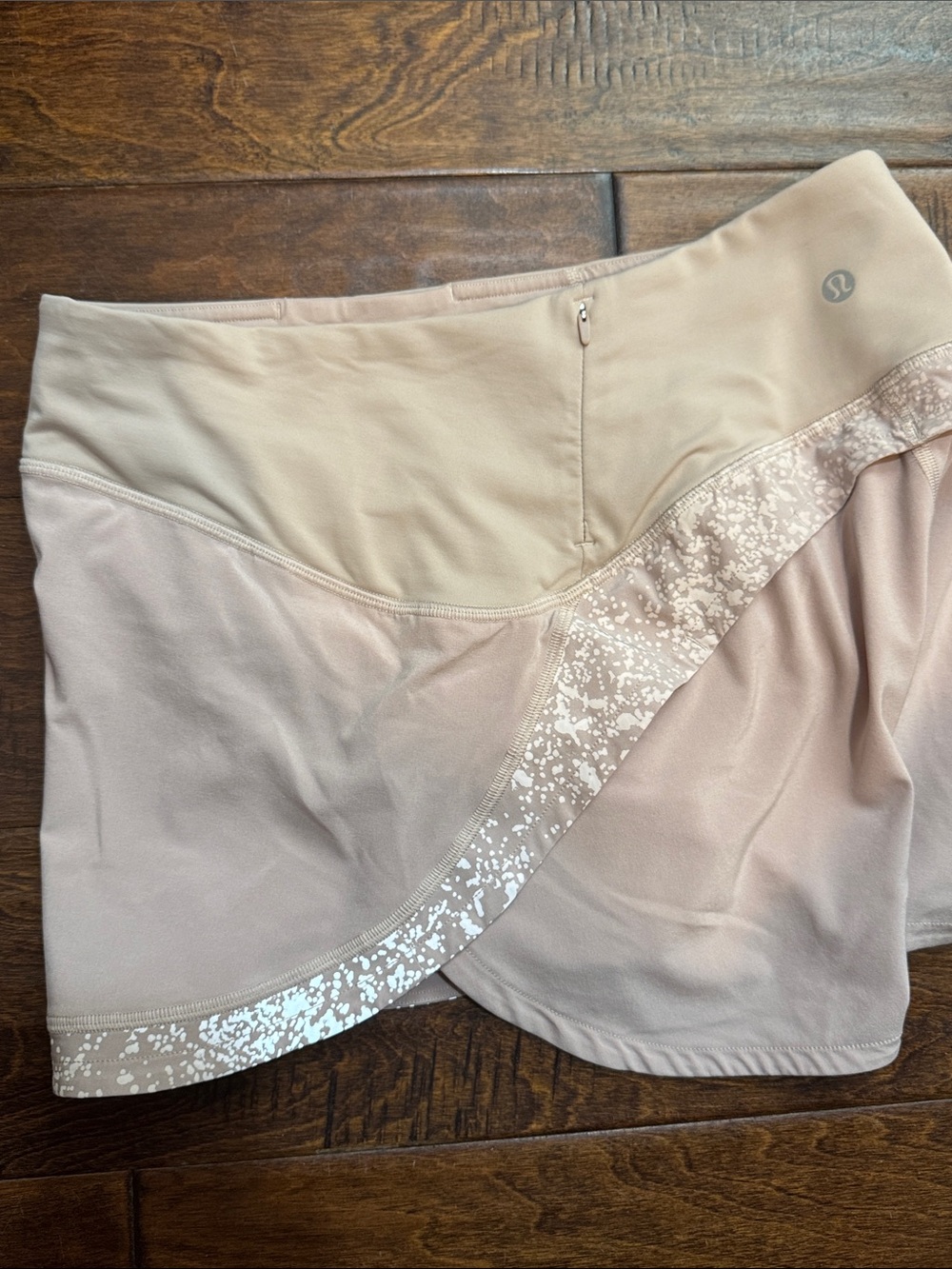 Lululemon✨ Hotty Hot High-Rise Shorts 3" Pink- Reflective size 6 - Picture 13 of 13